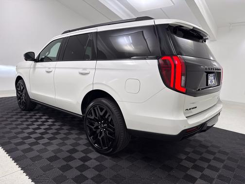 White Metallic 2027 Ford Expedition Platinum