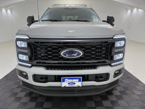 Avalanche 2026 Ford F-350 XL