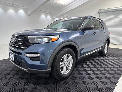 Blue Metallic 2020 Ford Explorer XLT