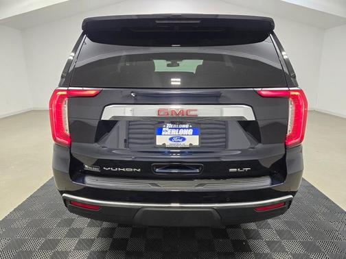 2022 GMC Yukon SLT