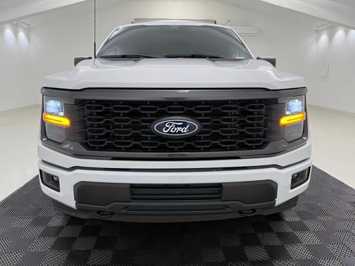 Oxford White 2024 Ford F-150 STX