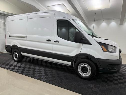2025 Ford Transit-250 148 WB Medium Roof Cargo