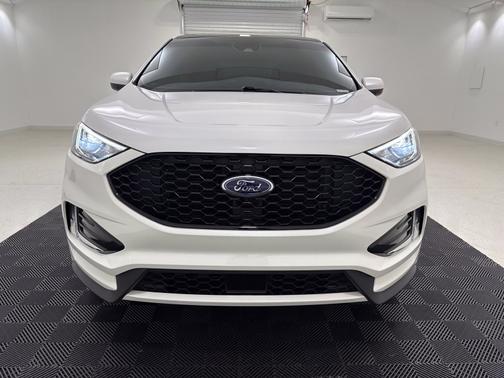 White Metallic 2022 Ford Edge ST Line