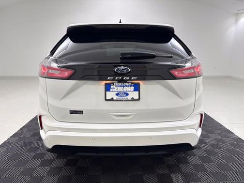 White Metallic 2022 Ford Edge ST Line