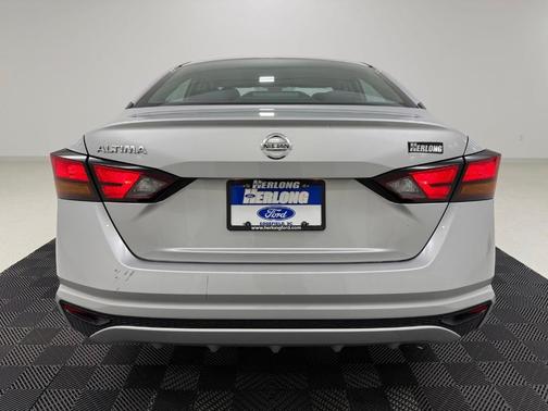 Brilliant Silver Metallic 2022 Nissan Altima 2.5 S