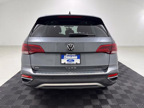 Gray 2022 Volkswagen Taos 1.5T SE