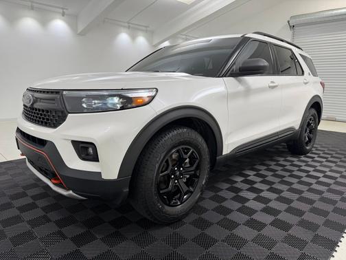 White Metallic 2022 Ford Explorer Base