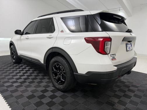 White Metallic 2022 Ford Explorer Base