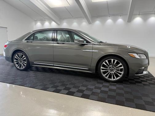 2017 Lincoln Continental Select