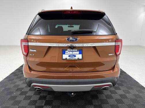 Canyon Ridge Metallic 2017 Ford Explorer XLT