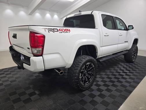 2017 Toyota Tacoma TRD Sport