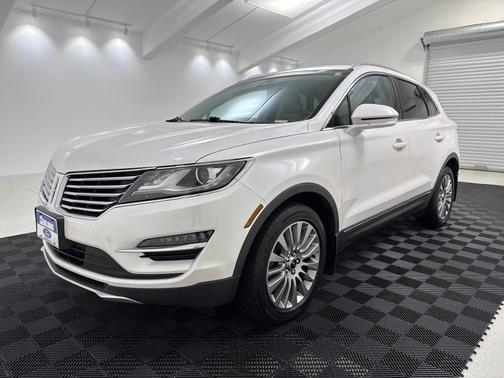 White Platinum Clearcoat Metallic 2017 Lincoln MKC Reserve