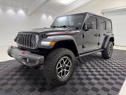 Black Clearcoat 2024 Jeep Wrangler Rubicon