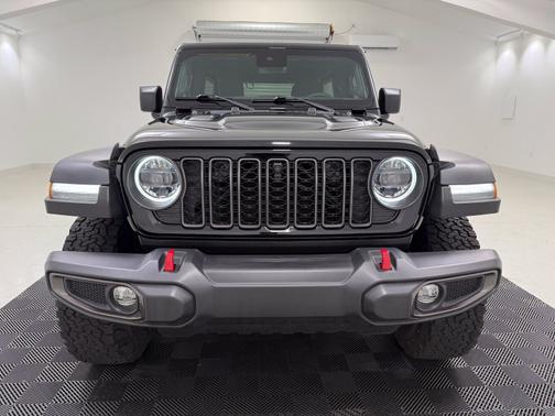 Black Clearcoat 2024 Jeep Wrangler Rubicon