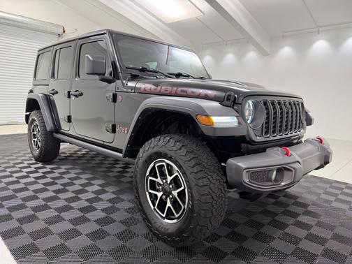 Black Clearcoat 2024 Jeep Wrangler Rubicon