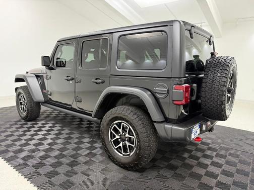 Black Clearcoat 2024 Jeep Wrangler Rubicon