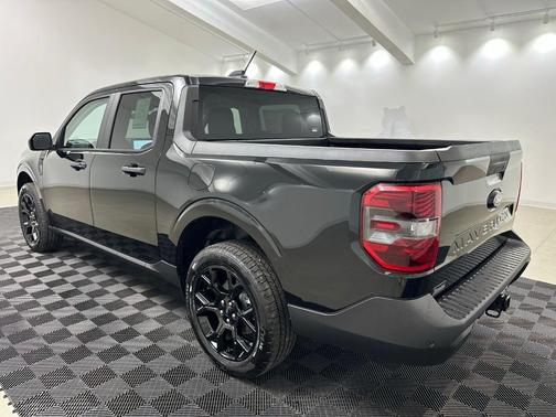 Shadow Black 2025 Ford Maverick XLT