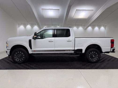 Oxford White 2027 Ford F-250 XLT