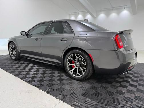 2018 Chrysler 300 S
