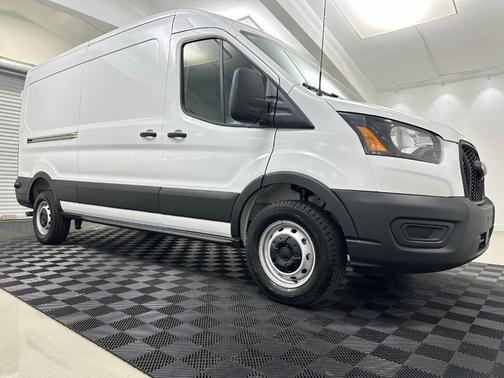 2025 Ford Transit-250 148 WB Medium Roof Cargo