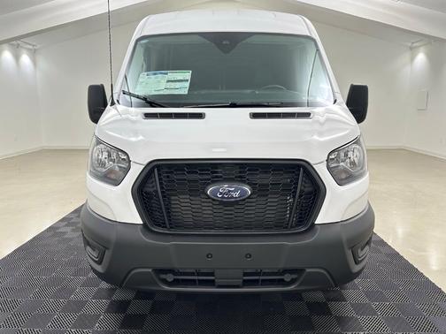 2025 Ford Transit-250 148 WB Medium Roof Cargo