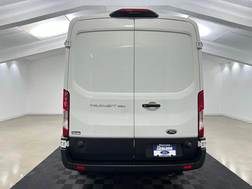 Oxford White 2025 Ford Transit-250 Base