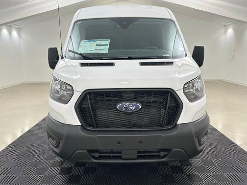 Oxford White 2025 Ford Transit-250 Base