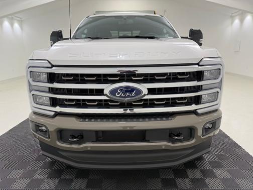 Star White Metallic Tri-Coat 2026 Ford F-250 King Ranch