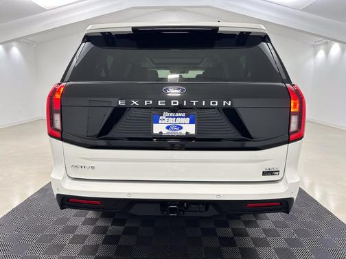 Star White Metallic Tri-Coat 2025 Ford Expedition Max Active 4x2