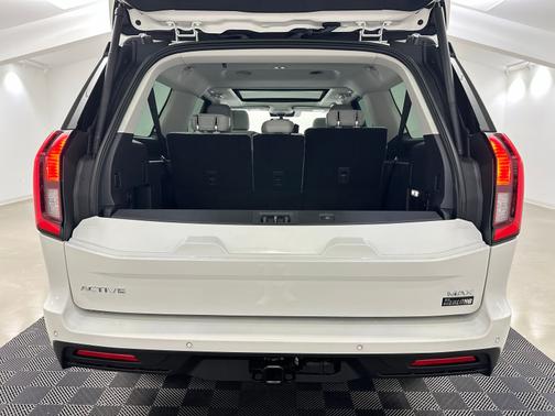 Star White Metallic Tri-Coat 2025 Ford Expedition Max Active