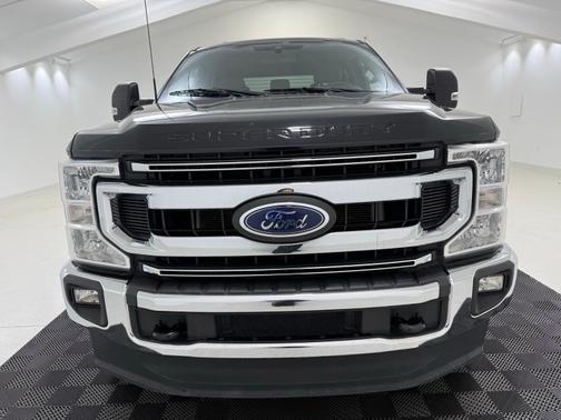 Black Metallic 2022 Ford F-250 XLT