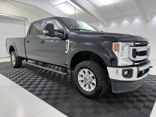 Black Metallic 2022 Ford F-250 XLT