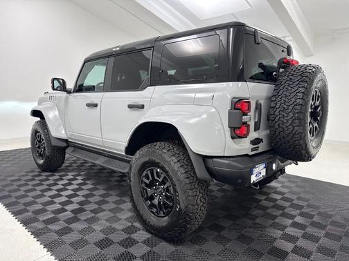 Avalanche Gray 2026 Ford Bronco Base