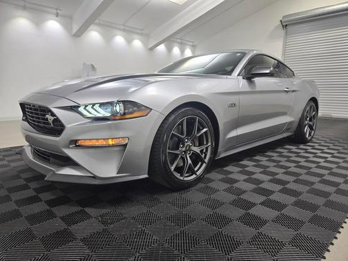 2020 Ford Mustang EcoBoost