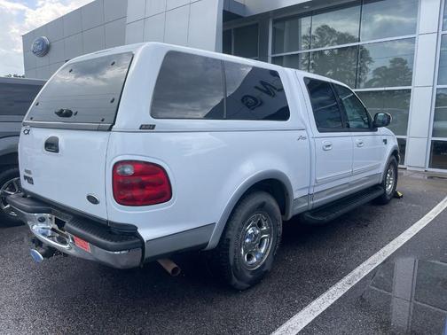 White 2003 Ford F-150 Lariat SuperCrew