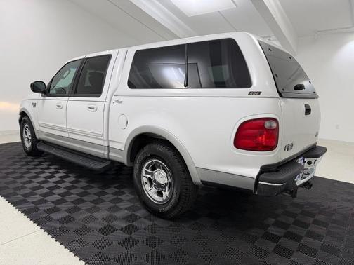 White 2003 Ford F-150 Lariat