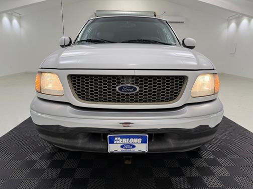 White 2003 Ford F-150 Lariat