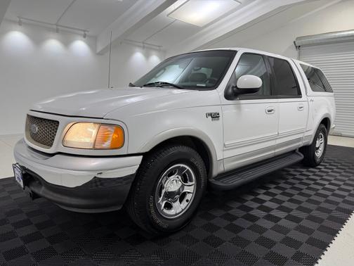 White 2003 Ford F-150 Lariat