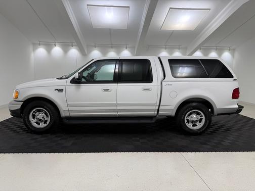 White 2003 Ford F-150 Lariat