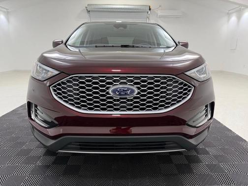 Burgundy 2024 Ford Edge SEL