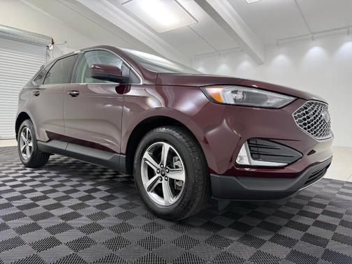 Burgundy 2024 Ford Edge SEL