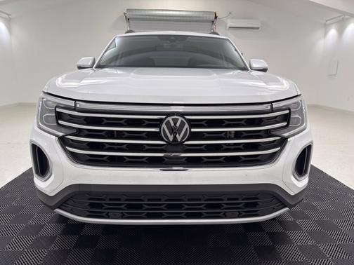 White 2024 Volkswagen Atlas 2.0T SE w/Technology