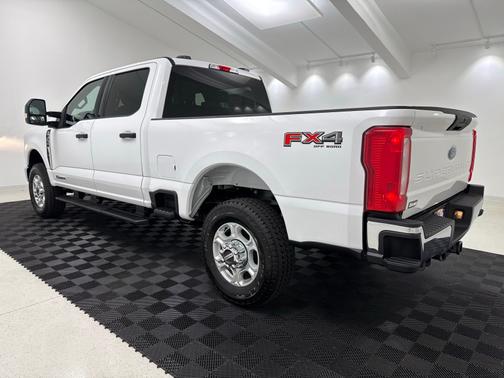 Oxford White 2026 Ford F-350 XLT