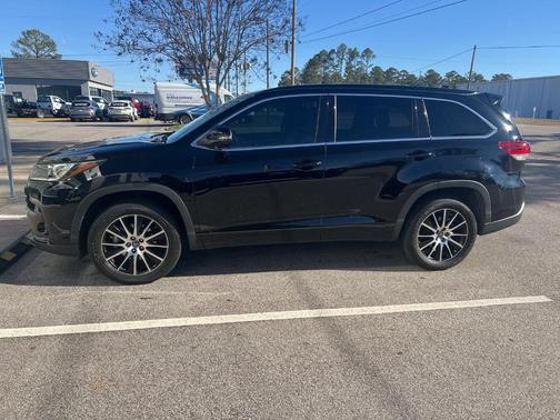 2018 Toyota Highlander SE