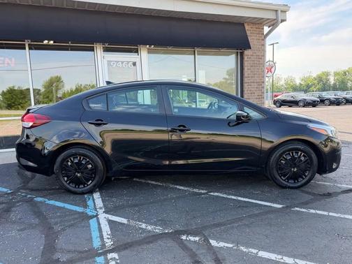Aurora Black 2017 Kia Forte LX