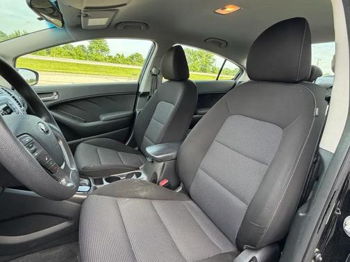 Aurora Black 2017 Kia Forte LX