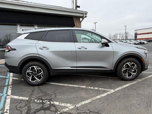 2024 Kia Sportage LX