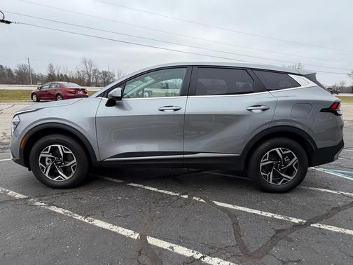 2024 Kia Sportage LX