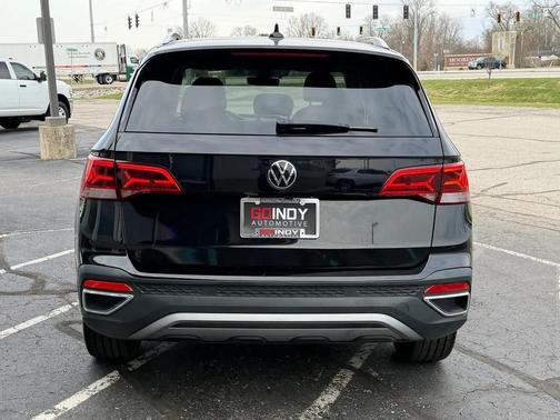 2024 Volkswagen Taos 1.5T SE