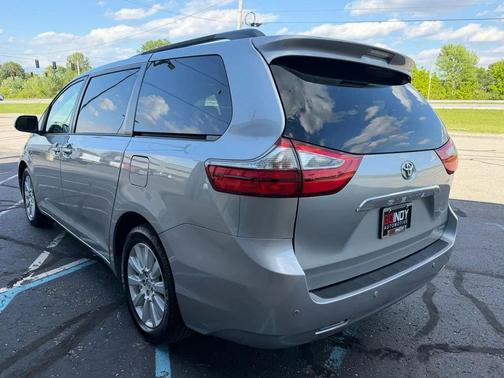Silver Sky Metallic 2017 Toyota Sienna Limited Premium